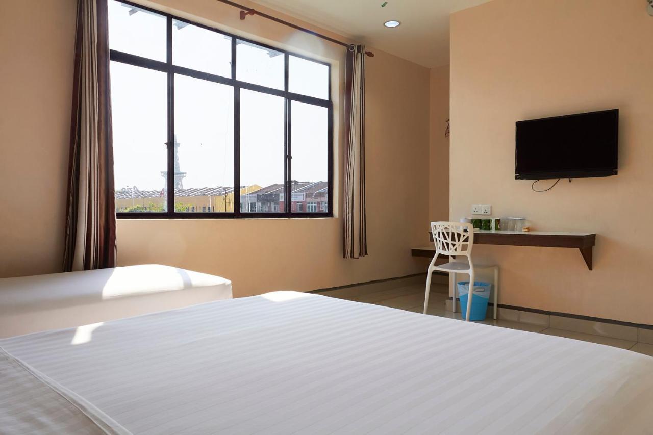 Langkawi Uptown Hotel Kuah Exterior photo